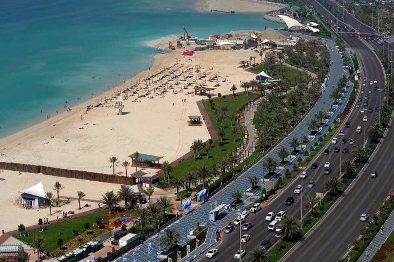 abu-dhabi-corniche-road